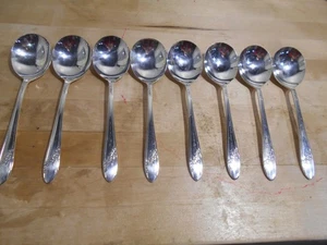 8 Tudor Plate 1946 QUEEN BESS Pattern Round Gumbo Soup Spoons Oneida 8155 - Picture 1 of 3