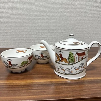 Wedgwood Hunting Scene Teapot with 2 Japanese Tea Cups (Yunomi) Bone China - Image 1 of 4