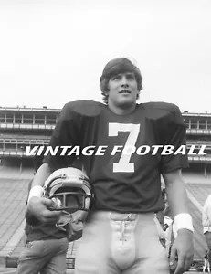 MICHIGAN WOLVERINES RICK LEACH 1970S 8 X 10 FOOTBALL PHOTO - Picture 1 of 1