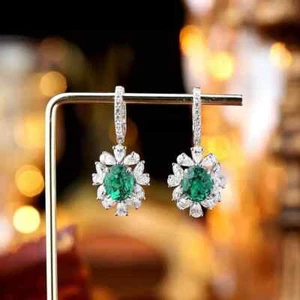 Precioso pendiente de oro blanco de 14 quilates con diamantes esmeralda colombiana natural ovalado de 7,42 quilates - Imagen 1 de 7