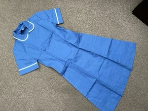 KRANKENSCHWESTERN GESUNDHEITSZAHNARZT KLEID MITTELBLAU JACKENHALSAUSSCHNITT WEISSER BESATZ 10 COSPLAY - Bild 1 von 5