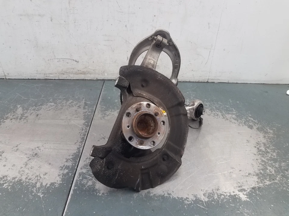 BMW M5 F10 2013 buje delantero derecho brazo de control nudillo - * #3439 A9 Foto 1 de 4