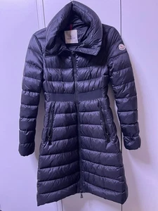 MONCLER Giubbotto imbottito lungo nero - Foto 1 di 6