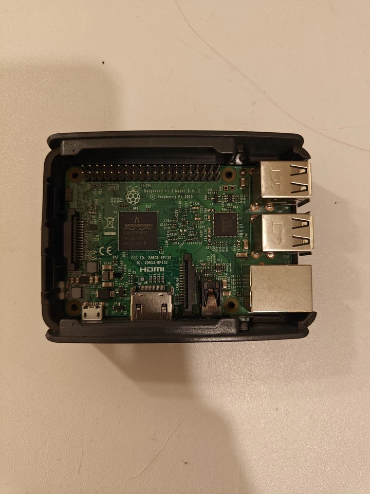 Raspberry Pi 3 Model B 1GB RAM with Power Supply Case Camera Mini Micro Tiny PC - Image 1 of 4