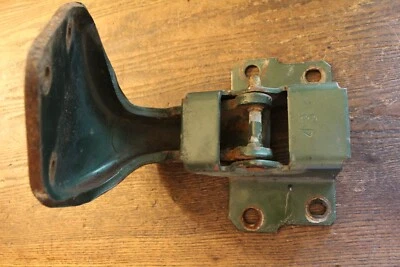 Bisagra de puerta superior delantera PS número 43 de un Oldsmobile Toronado 1970 Foto 1 de 4