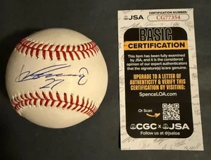 VLADIMIR GUERRERO SIGNED OMLB AUTO AUTOGRAPH JSA AUTHENTIC EXPOS HOF - Picture 1 of 2