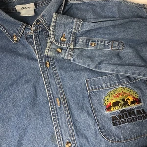 Camisa Disney World Para Hombre XLBlue Denim Animal Kingdom Bordada Con Botones - Imagen 1 de 11