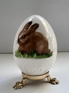 Goebel West Germany Bunny Rabbit Porcelain Egg in Gold Stand Vintage 1980 - Picture 1 of 7
