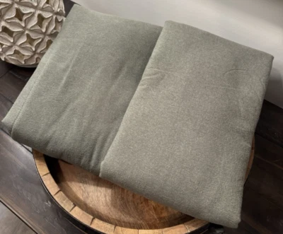 Juego/2 FUNSAS CAMDEN Pottery Barn Teen ~ acolchado estándar ~ verde oliva Foto 1 de 4