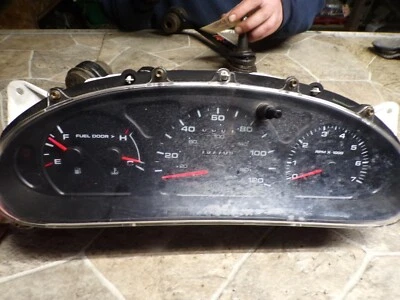 00 2000 FORD TAURUS SABLE VELOCÍMETRO PAINEL MEDIDOR INSTRUMENTO 157.706 MILHAS FABRICANTE DE EQUIPAMENTO ORIGINAL - Imagem 1 de 4