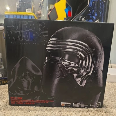 Casco cambiador de voz Star Wars Kylo Ren serie negra nuevo sellado  Foto 1 de 4