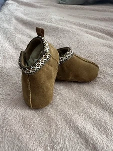 UGG Infant Size Small (0/1) Chestnut Suede Baby Tasman Slippers - Picture 1 of 2