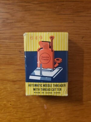 Enhebrador y cortador de agujas automático de costura vintage de plástico hecho en Hong Kong Foto 1 de 2