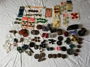 300+ vintage buttons mixed lot glass metal plastic leather Winfield Jason Pikaby - Foto 1 di 6
