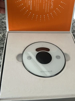 Honeywell Lyric Round Wi-Fi Smart Thermostat -TH8732WF /TH8732WFH5002 - Image 1 of 4