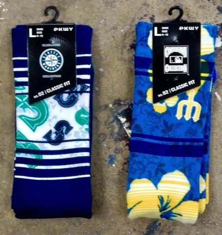 Seattle Mariners 2 Pack MLB Crew Socks Large Men Tiled Logo Coop Luau Hawaii Cover