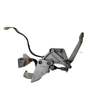 PEDANA ANTERIORE DESTRA LEVA FRENO SUZUKI SV 650 2003 2006 - Foto 1 di 23