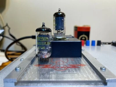 PAR A JUEGO EF86 TUNGSRAM / Probado con Roetest V10 por Curvas /NUEVO EN CAJA / 2 piezas. Foto 1 de 4