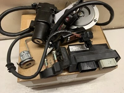 Schlosssatz CDI Tankdeckel Honda VFR 800 RC 79E 6644km. n-7L2.M2-111. - Bild 1 von 4