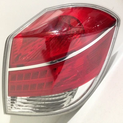 Luz trasera LED lateral derecha Saturn Aura 2007 2008 2009 4 puertas OEM brillante Foto 1 de 4