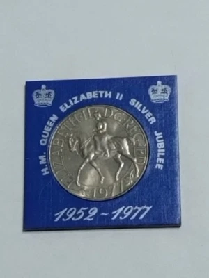 1977 QUEEN ELIZABETH II SILVER JUBILEE CELEBRATION SOUVENIR MEDAL ORIGINAL CASE - Image 1 of 4