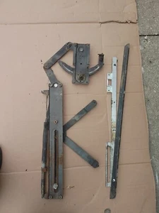 MERCEDES 230SL - 280SL   RIGHT SIDE WINDOW REGULATOR ASSEMBLY W113 Pagoda 63-67 - Picture 1 of 2