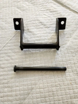 04-09 Yamaha 50 Vino 125 Seat Latch Bracket Swing Mount Holder Oem  - Image 1 of 3