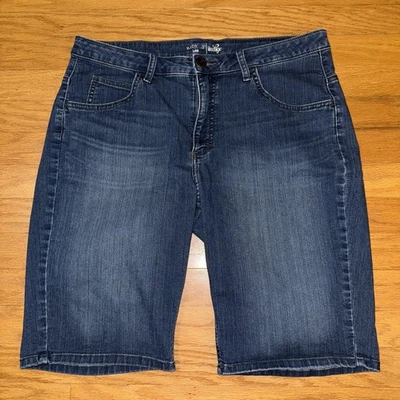 Bermudas de mezclilla Lee Riders tiro medio para mujer talla 14 M azul lavado medio índigo Foto 1 de 4