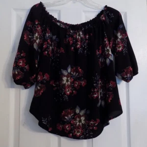 NEW Women's Windsor Elbow Sleeve Pullover Shirt Size M Red And Black Floral - Picture 1 of 5