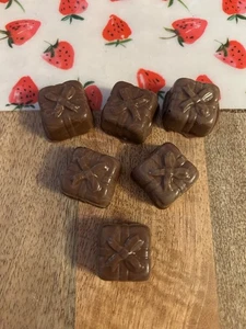 Handgefertigte halbsüße Schokolade gesalzene Karamell Geschenkbox Bonbons - 6er Set - Bild 1 von 5