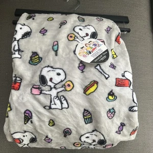 Peanuts Snoopy Fleece Throw Blanket 50 x70 In Berkshire Blanket Grey Rare - Picture 1 of 3