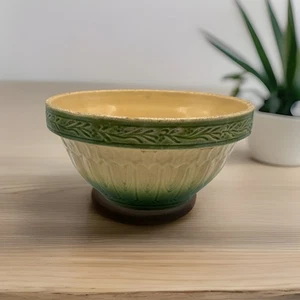 Antique HTF McCoy Yelloware Mixing Bowl Green Creme Gothic & Vine Pattern - Picture 1 of 19