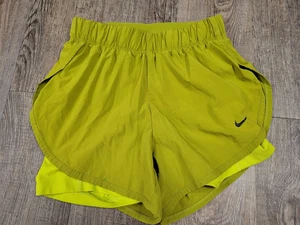 Nike Flex 2-in-1 Trainingsshorts Damen olivgrün XS sportlich (AR6353-390) - Bild 1 von 5