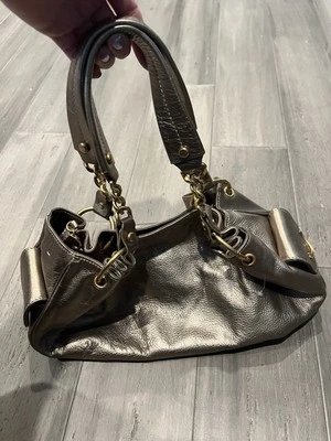 Bolso de Hombro Vintage Y2K Juicy Couture Cuero Dorado Metálico Love P&G Foto 1 de 4