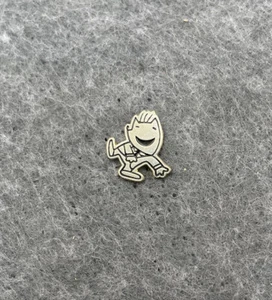 Happy Man Dancing silberfarbene Anstecknadel unbeschriftet - Bild 1 von 2