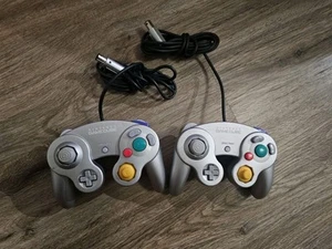Nintendo GameCube Platinum Silver LOT OF 2 Controllers Official OEM - Picture 1 of 6