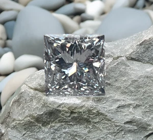 Authentic GIA Certified Princess Cut .26 CT SI2 G Genuine Natural Diamond - Picture 1 of 7