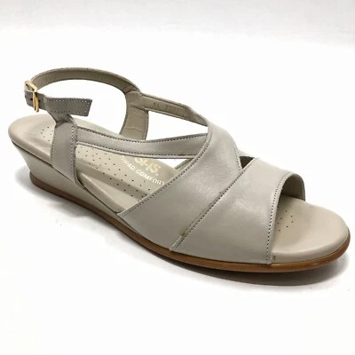 Sandalias de cuña SAS Suntimer talla 9 de cuero beige con correa en el tobillo y hebilla abierta Foto 1 de 4