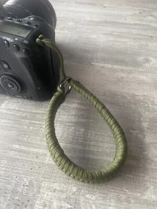 Biete hier ein Robustes Kameragelenkband. Neuware und OVP. - Bild 1 von 3