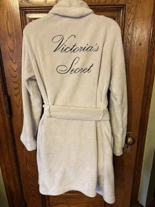 VICTORIA'S SECRET Soft Plush Pale Pink Monogram Logo Cozy Short ROBE Size M/L - Picture 1 of 5