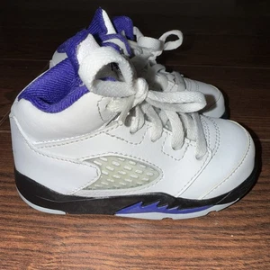 Nike TD Jordan 5 Retro Schuhe Größe 6C weiß lila 2022 440890-141 Baby Kleinkind - Bild 1 von 9