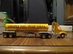 Camión Winross sin usar, en caja Departamento de Bomberos Voluntarios de Austin  - Imagen 1 de 8