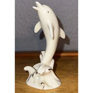Lenox Dolphin Figurine, 24K Gold Trim, Handcrafted, 3" excellent condition - Picture 1 of 4