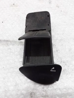 Ford Focus Z-31P 2001 4 puertas bandeja ceniza negro Foto 1 de 3