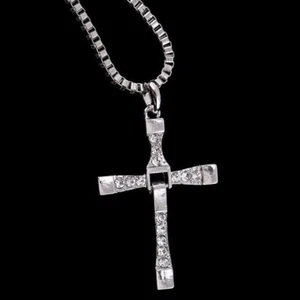 Dominic ( Dom ) Toretto Fast And Furious Cross Chain COSTUME ACCESSORY - Picture 1 of 1