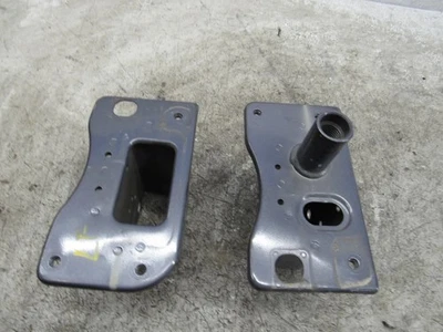 Hyundai genesis coupe front bumper rebar reinforcement bar bracket stay mount Foto 1 de 4