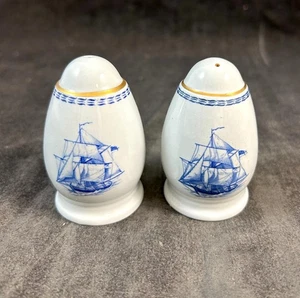 Spode Trade Winds Blue Salt and Pepper Shaker Set - Picture 1 of 7