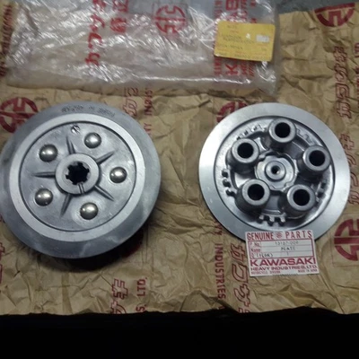  Embrayage Kawasaki KX 250 1980 1981 1982 1983 A6 A7 B1 , 13087-044 , 13187-1009 - Изображение 1 из 2