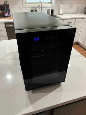 Bodega eléctrica térmica Westinghouse WWT060TB de 6 botellas con panel táctil Foto 1 de 4