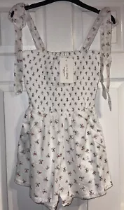 In The Style Dani Dyer White Dobby Floral Shirring Tie Strap Playsuit 12 Petite - Picture 1 of 3